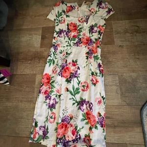 Super cute vintage style floral midi dress fitted